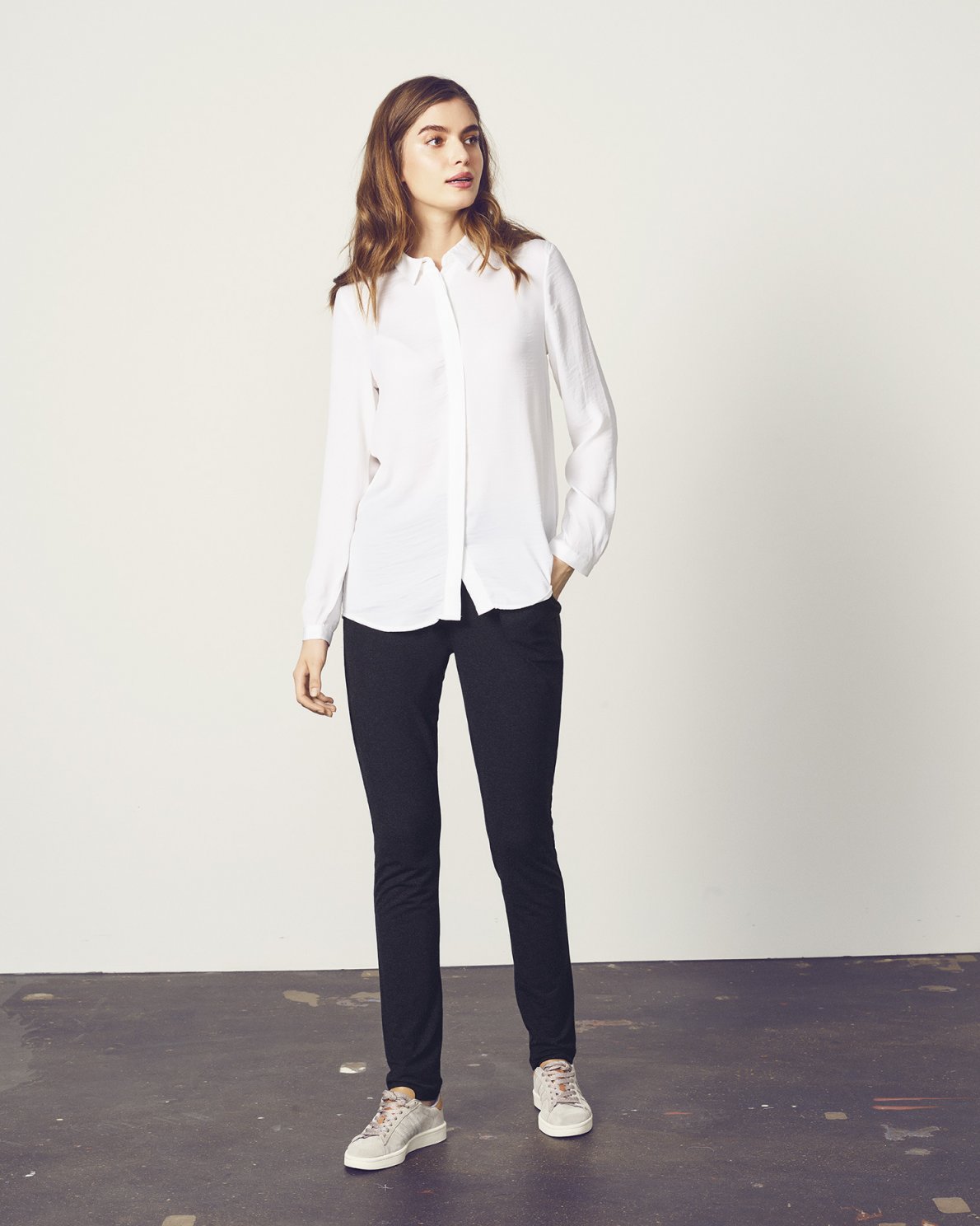 Blair Polysilk Shirt - Cloud White - Moss Copenhagen - Bluser & Skjorter - VILLOID.no