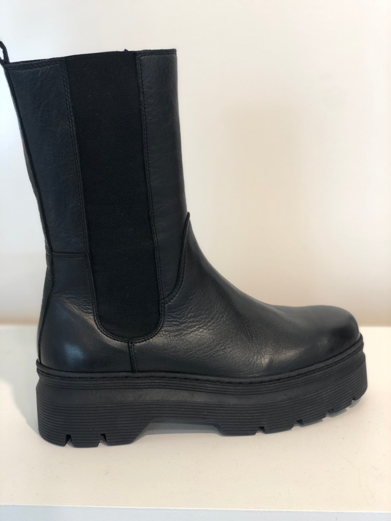 Aya Boots - Black Leather - Pavement - Sko - VILLOID.no