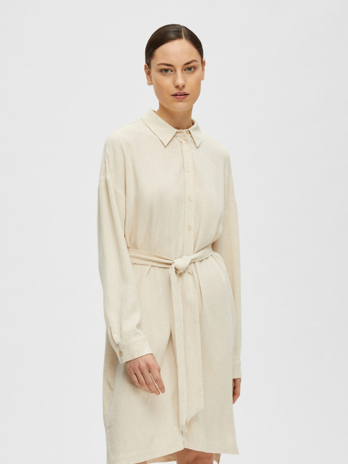 Viva-Tonia Long Linen Shirt - Sandshell