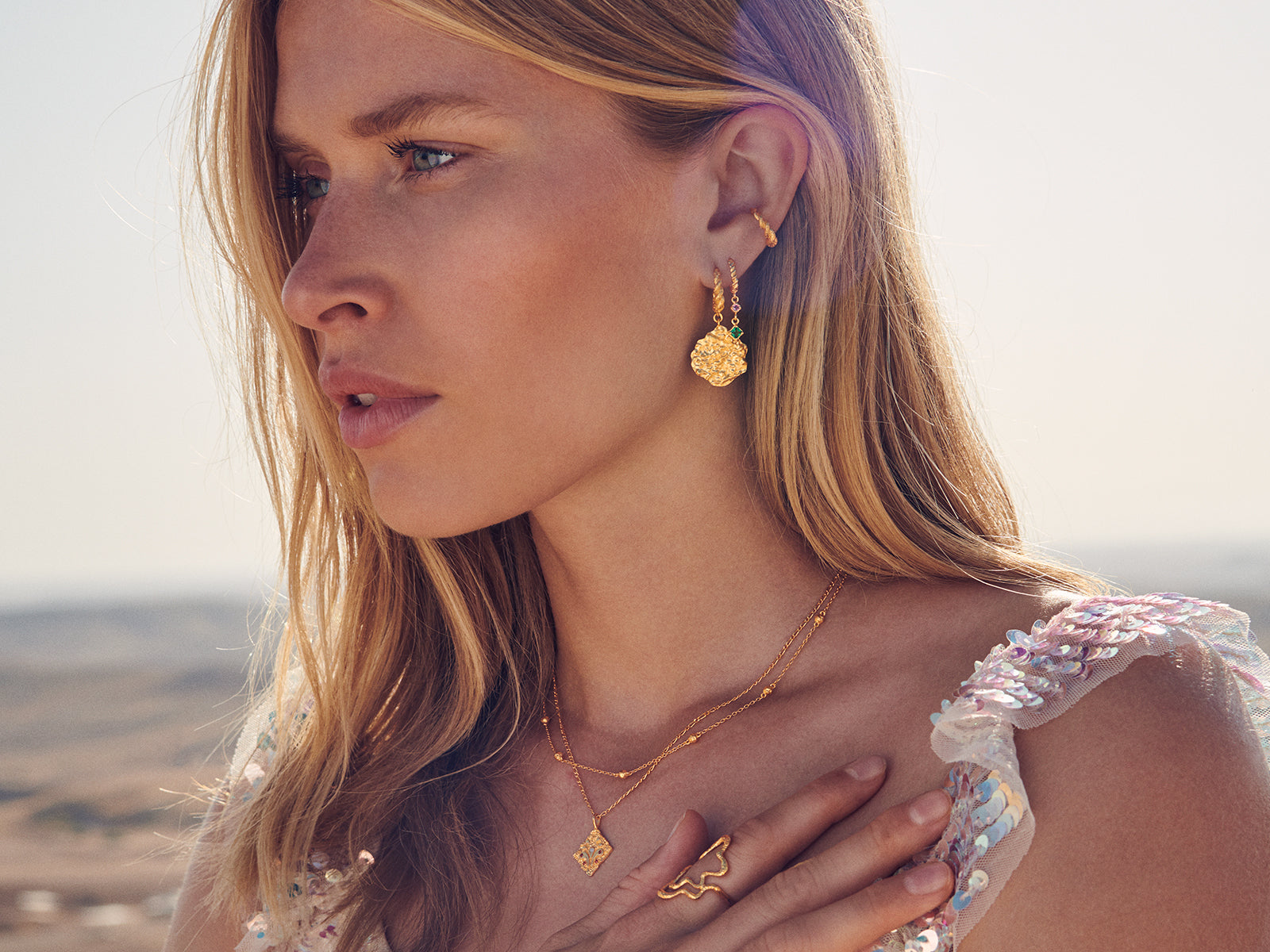 Karen Earring - Gold - Maanesten - Tilbehør - VILLOID.no